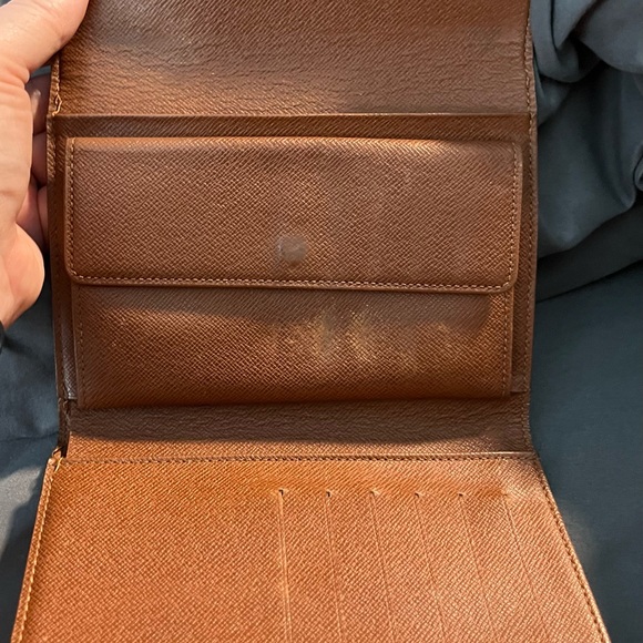 Louis Vuitton Monogram Wallet - Picture 3 of 9